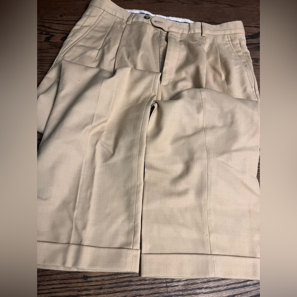 Bachrach Men’s Caramel Colored Wool Blend Pants!!